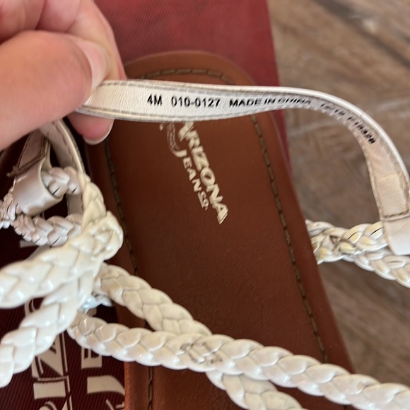 Girls White Sandals Size 4 - Picture 3 of 6